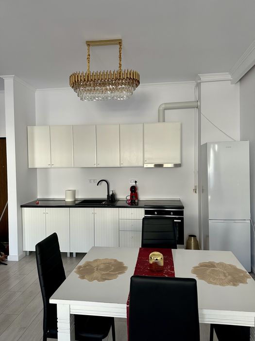 Persoana juridica vand apartament eroilor floresti