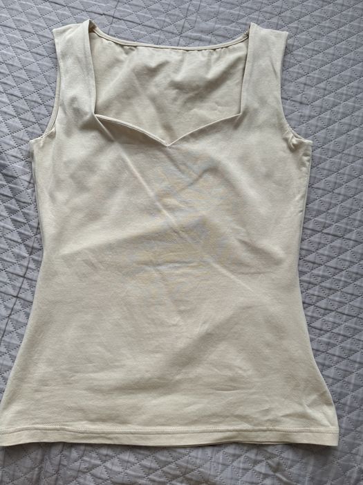 Продам бежевую майку