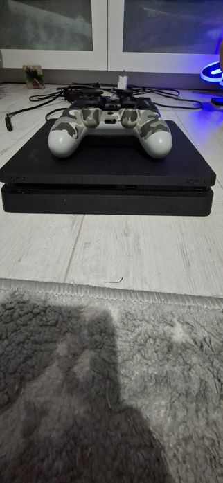 Vand ps4 slim in stare excelenta