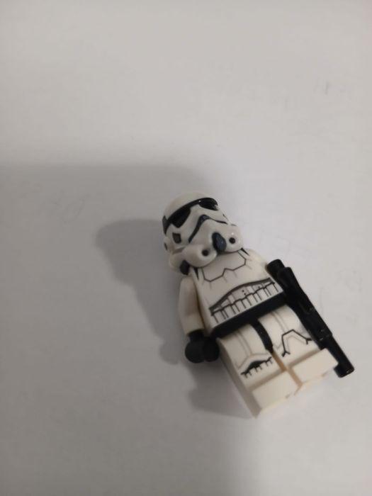 Vând mini figurine Lego Star Wars
