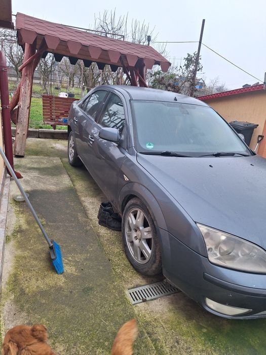 Vând sau dezmembrez Ford Mondeo cu catalizator pe el