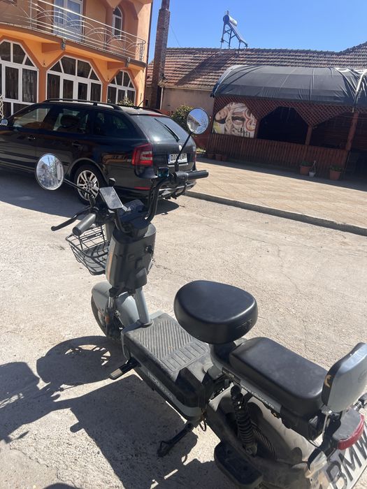 Vand scuter electri rdb roma