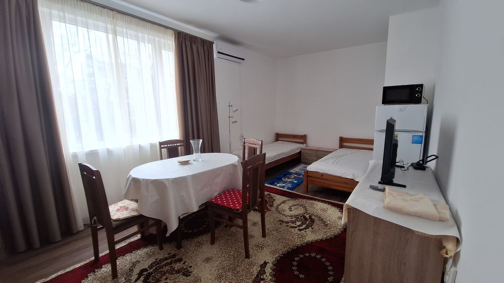 Обзаведена стая в Центъра до метро Театрална и парк Заимов