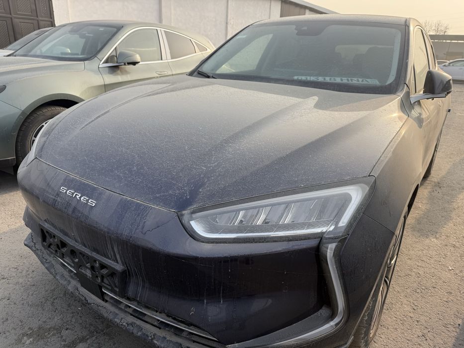 Elektromobil Seres EV5