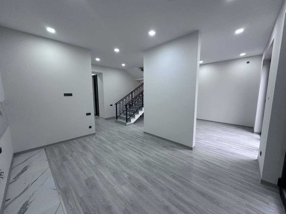 Коттедж 5 комнат 1.6 сотки Азербайджанский центр, Мирабадский р-н