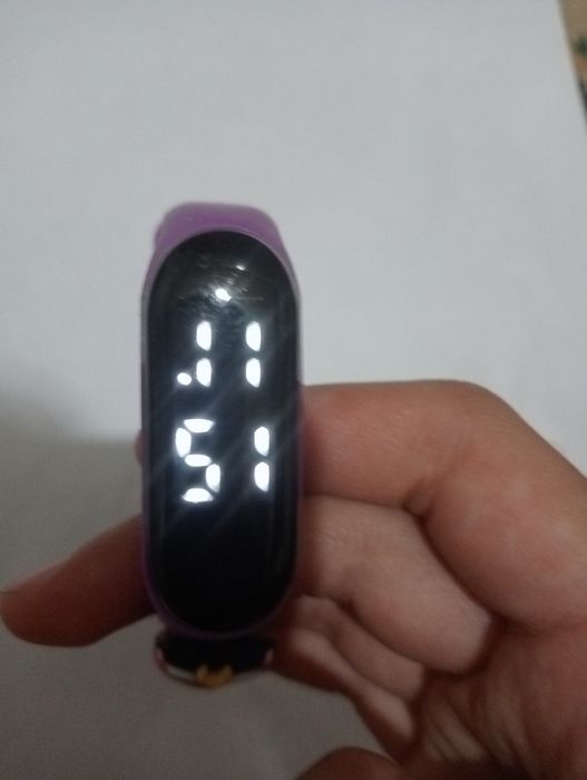 продам электоние часы