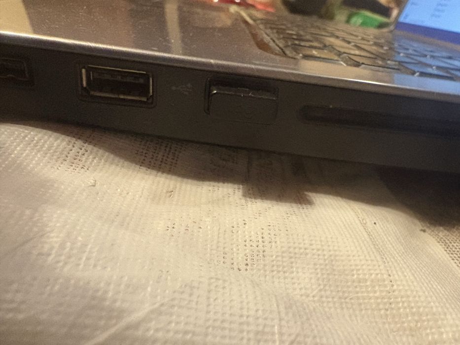 Лаптоп Dell studio 1535