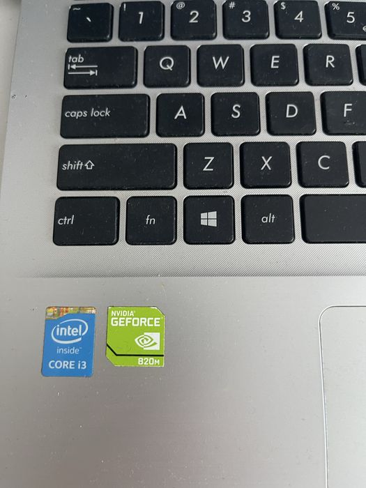 Laptop Asus i3 functional