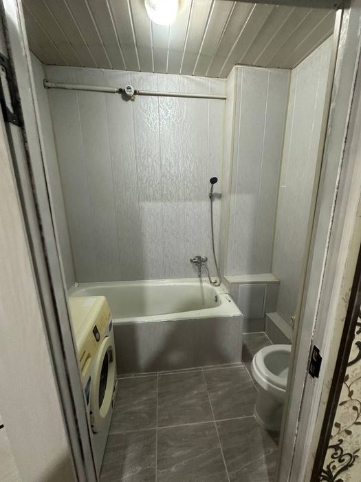 Сдается 2х комнатная квартира 
С обстановкой 
В горде Алмалыке