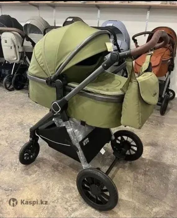 Коляска для ребенка