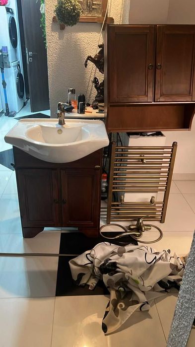 Mobila Vintage - Din lemn si otel.