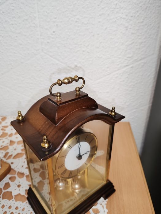 Ceas tip retro  cu baterie AAA