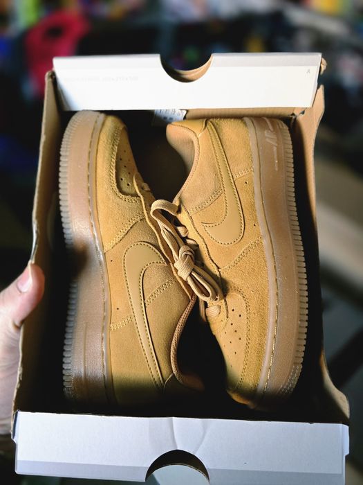 Air Force 1 LV8 Suede!