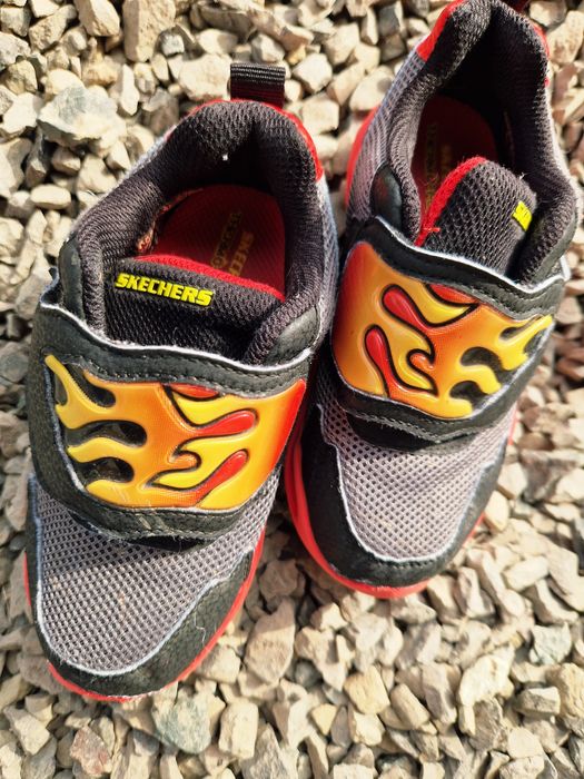 Lot adidasi marimea 26