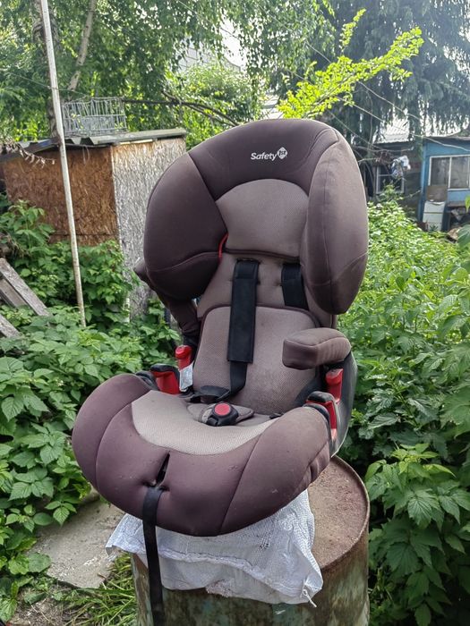 Продам детское автокресло в машину