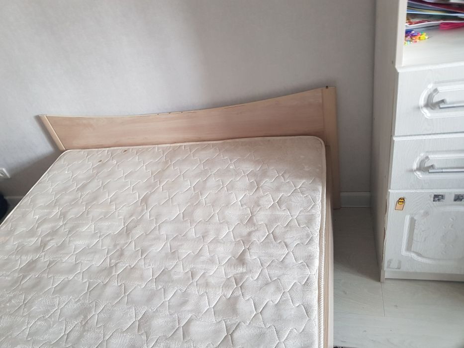 Продам кровать полуторка