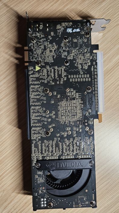 Видео карта nVidia GTX 295 дефектна