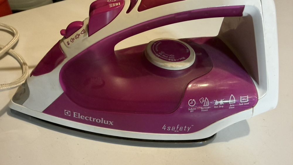 Fier de calcat Electrolux