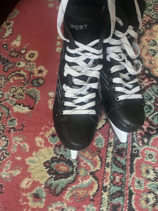 Коньки хоккейные