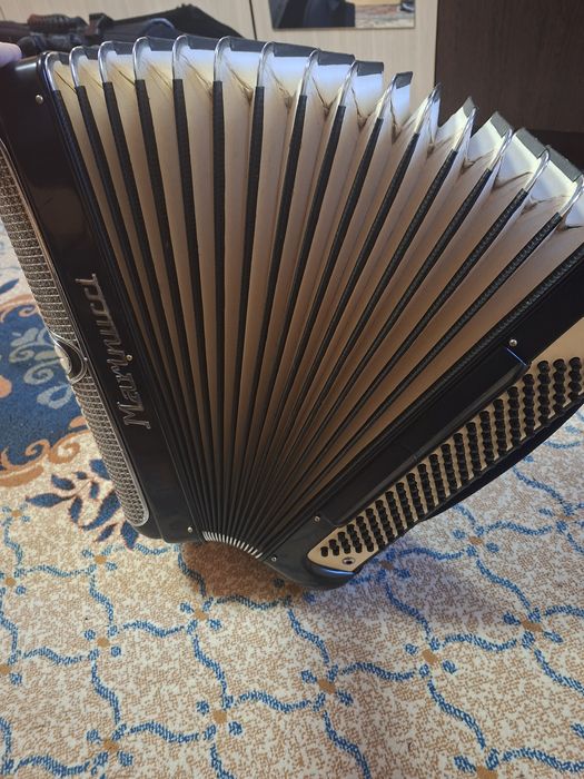 Vand acordeon marinucci 120 basi negociabil