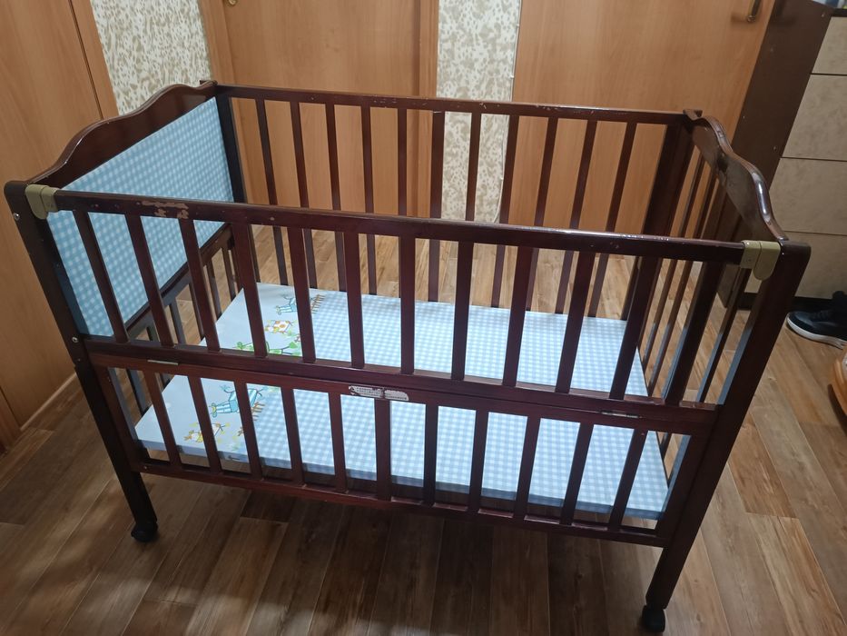 Продам кроватку детскую