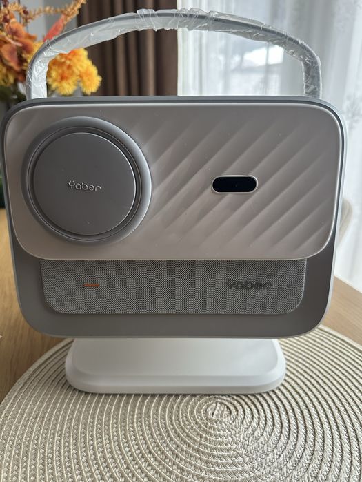 Vand proiector yaber V 12 full HD 4K cu fuctii autofocus wifi 6 nou!