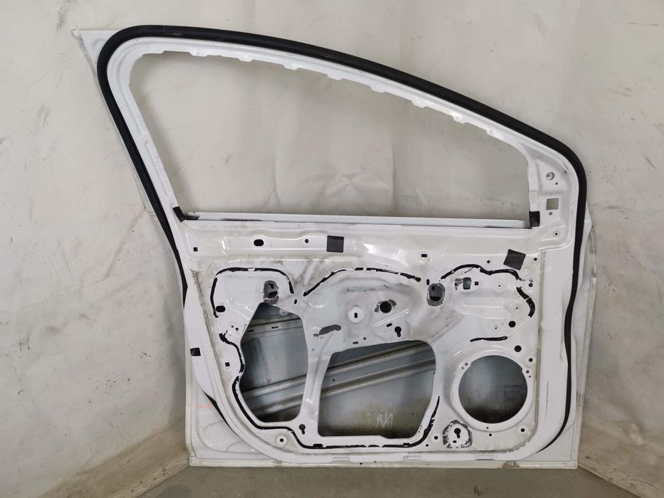 Ляв преден капак / Lqv preden kapak Ford Focus 3 [ - ], Focus 3 [фейсл