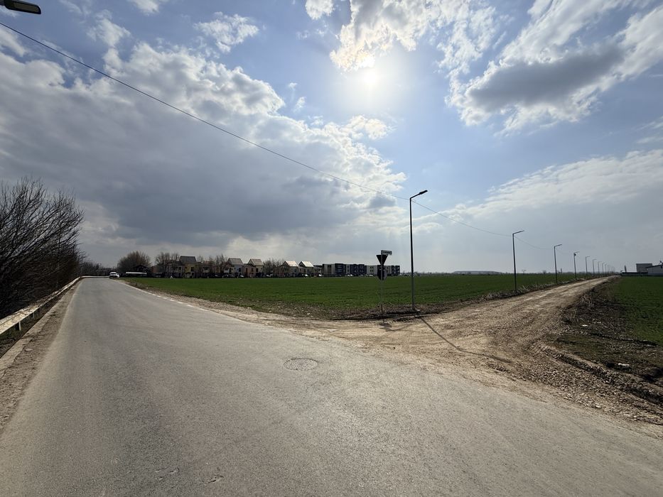 Inchiriez teren in Otopeni  9.610 mp langa patinuarl Tiriac Arena