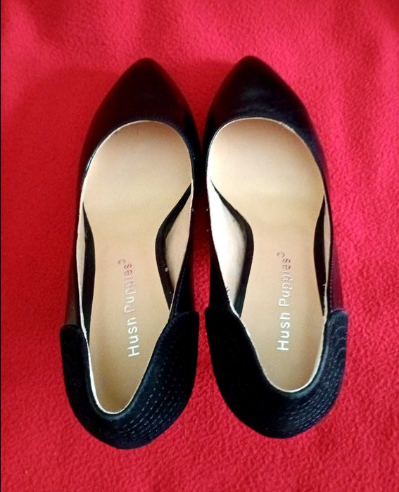 Продавам нови официални черни дамски обувки Hush Puppies 37 номер