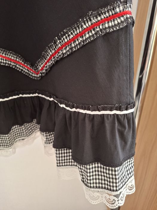 Set top și fustă stil tradițional