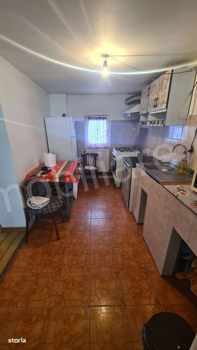 Casă de vânzare în comuna Valea Iașului, județ Argeș.