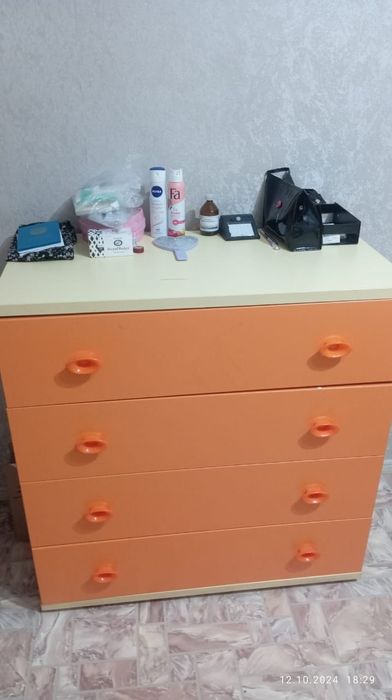Продам комод для одежды