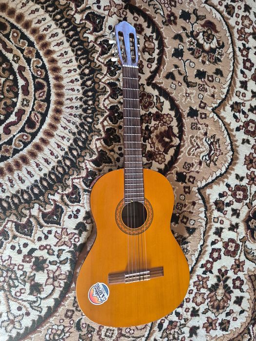 Гитара в хорошем состоянии