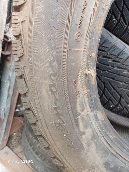 Продам зимние шины R18