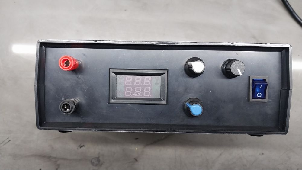 Лабораторный блок питания