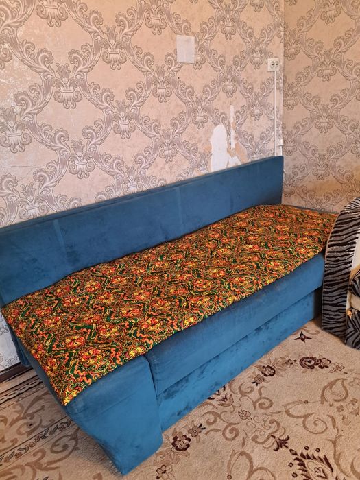 Диван сатылады срочно