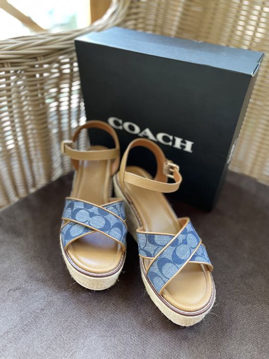 Босоножки Coach Outlet