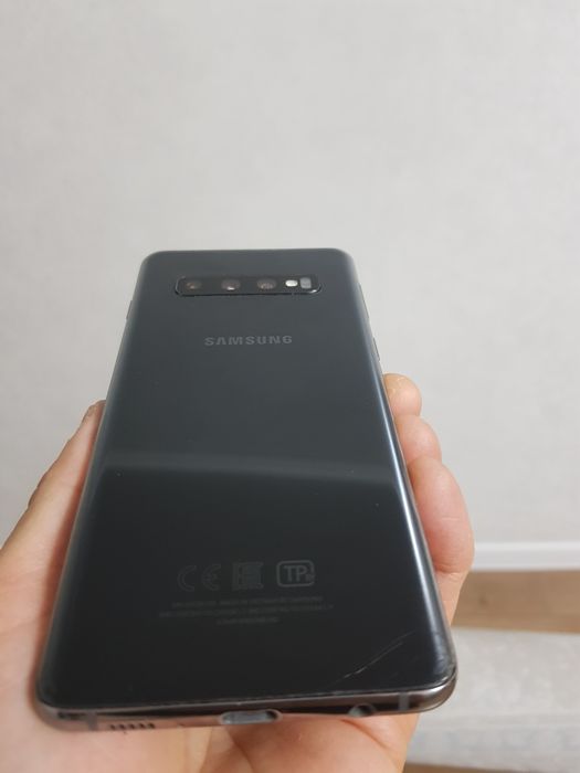 Продам телефон S10