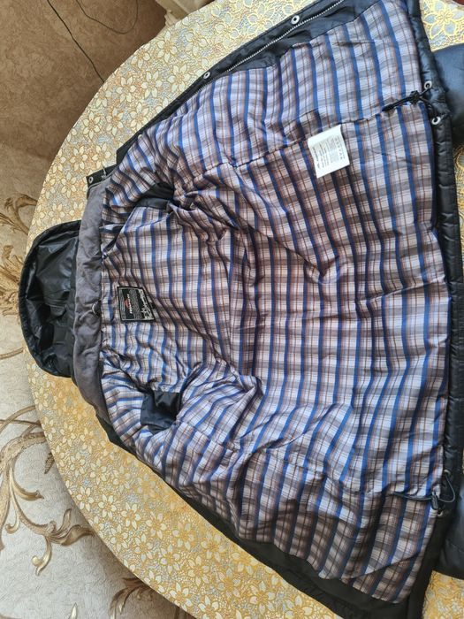 Продам зимнию куртку.