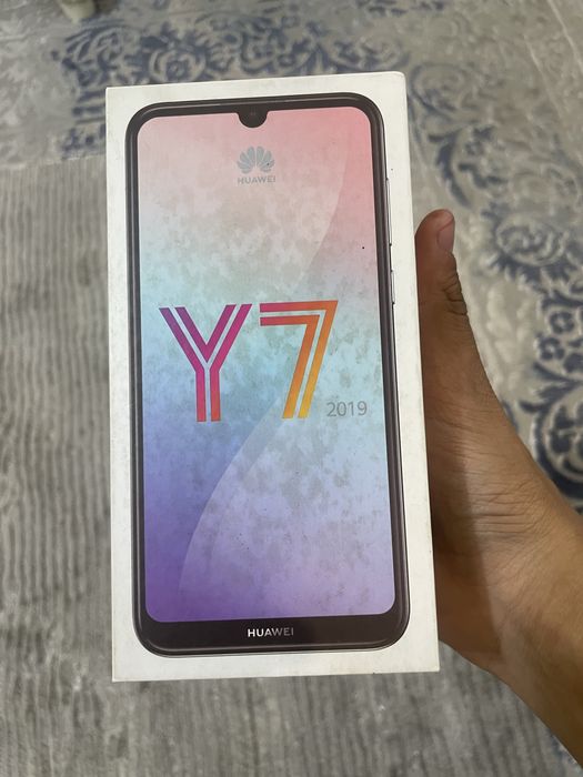 Продам телефон Huawei Y7 2019