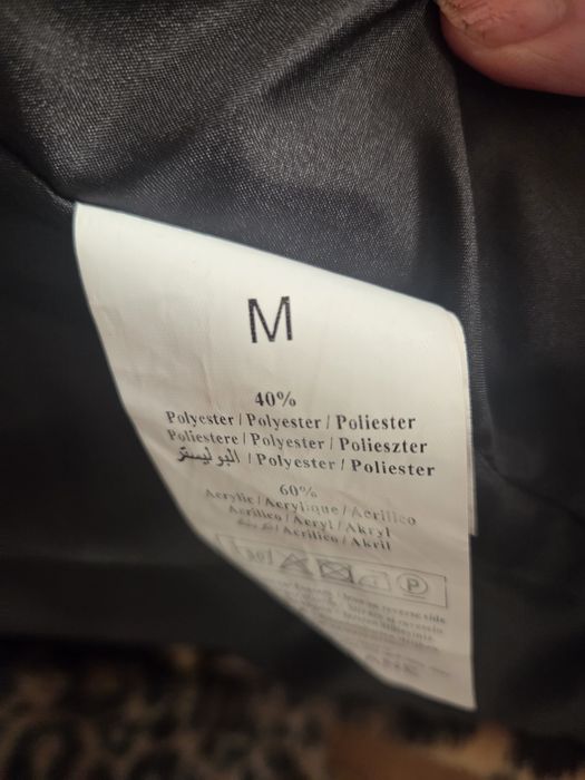 Haina blana sintetica