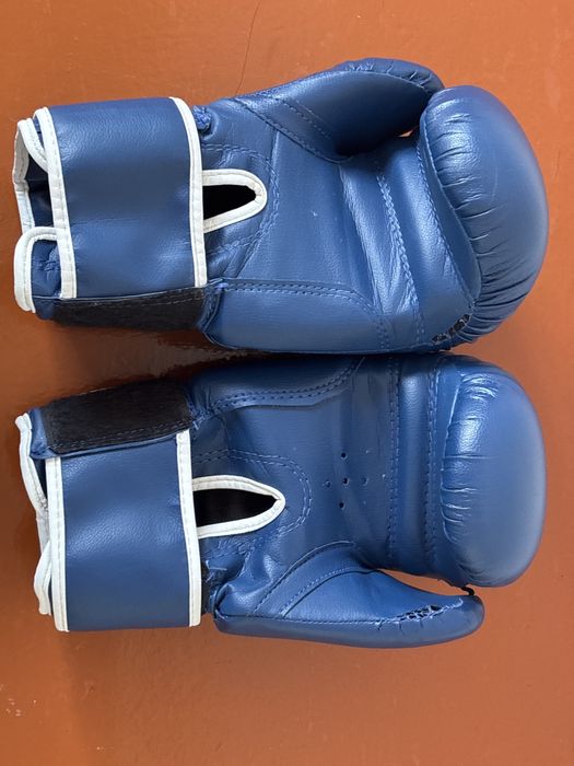 Боксерские перчатки