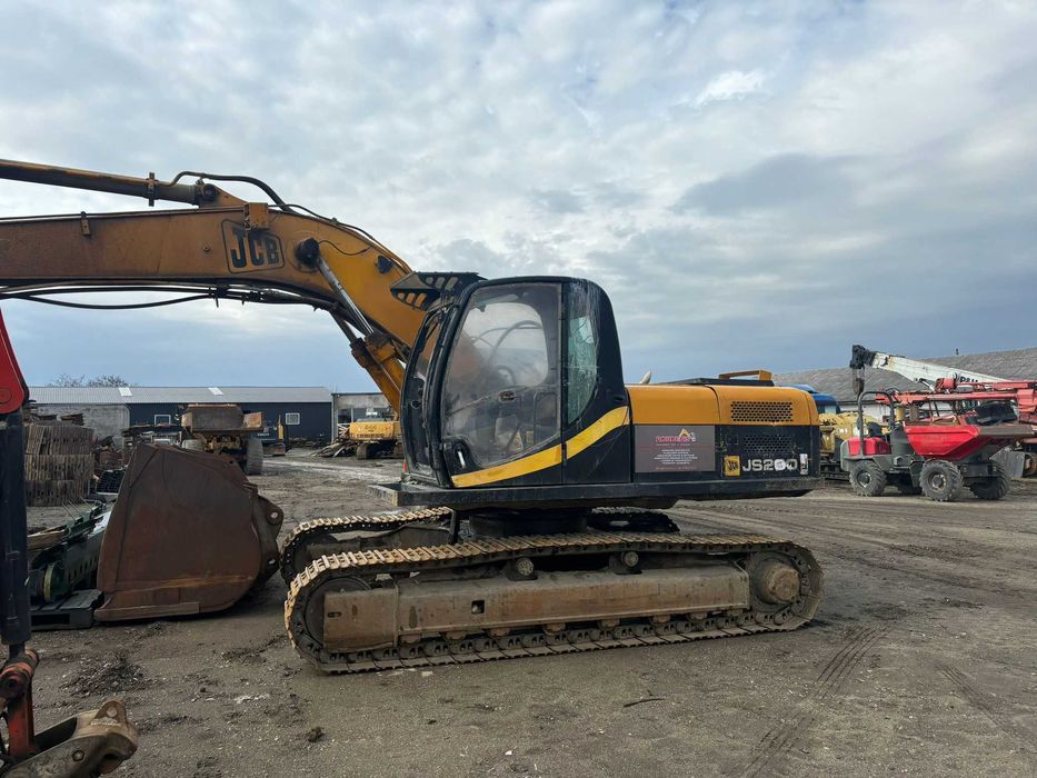 Dezmembrez excavator pe senile JCB JS 200-Piese de schimb JCB