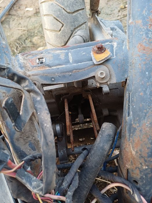 Vand scuter de PIESE !