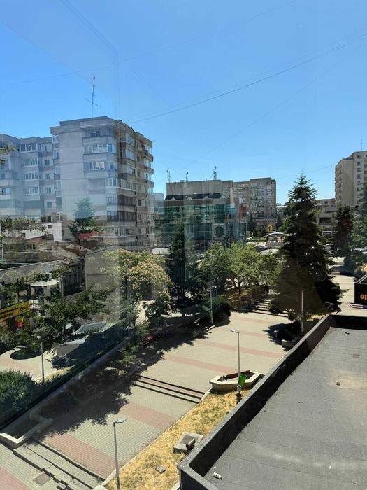 Închiriez apartament 2 camere ultracentral