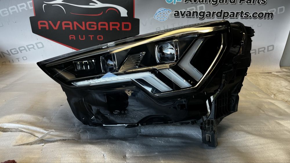 Audi Q3 F3 ляв фар