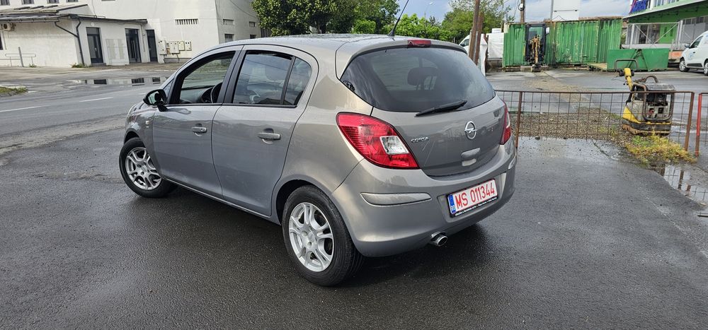 Opel corsa 1.4 benzina classic 86 cp euro 5 numere rosii valabile