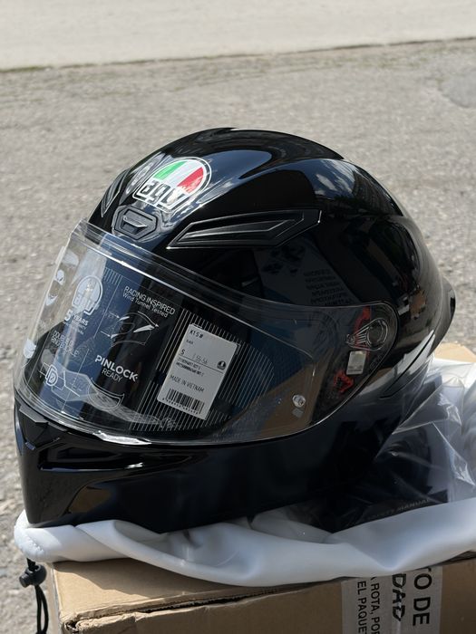 нова каска AGV K1 s размер S черен гланц