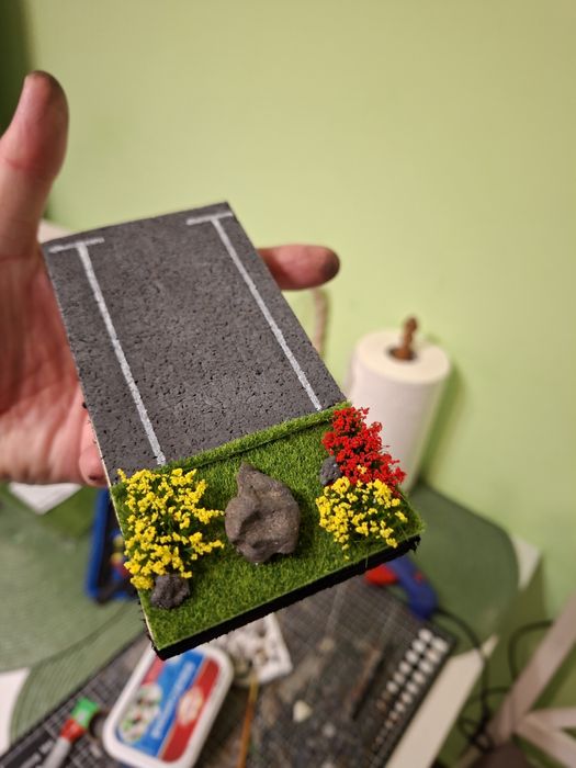 Diorama parcare Oltcit scara 1.43