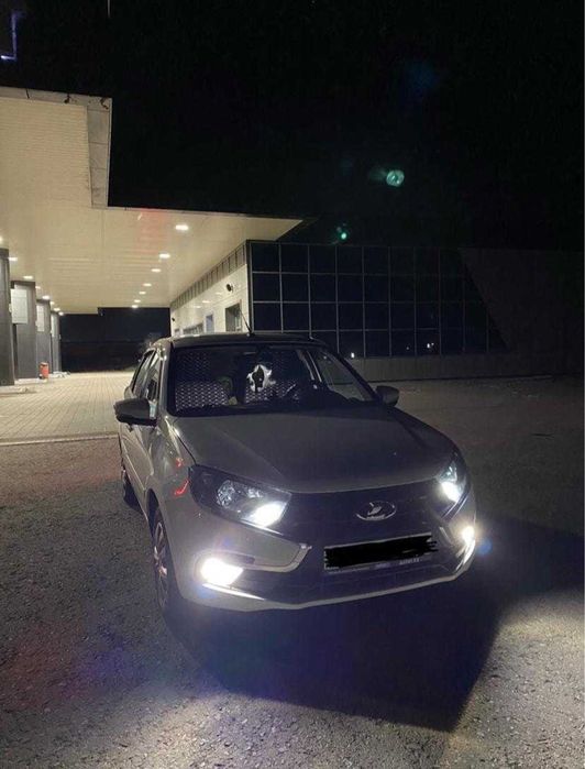 Машина Lada Granta